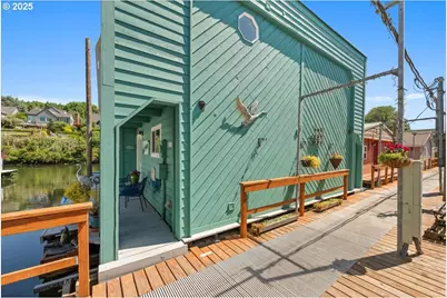 414 N Tomahawk Island Dr, Portland, OR 97217 - Photo 3