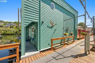 414 N Tomahawk Island Dr, Portland, OR 97217 - Photo 3