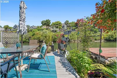 414 N Tomahawk Island Dr, Portland, OR 97217 - Photo 37