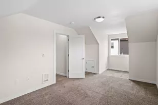 114 NE 109th Ave, Portland, OR 97220 - Photo 29