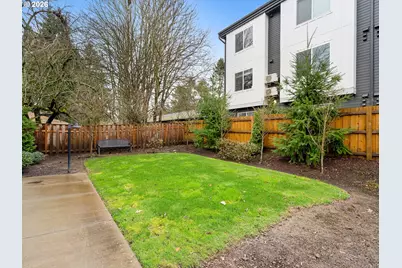 114 NE 109th Ave, Portland, OR 97220 - Photo 31
