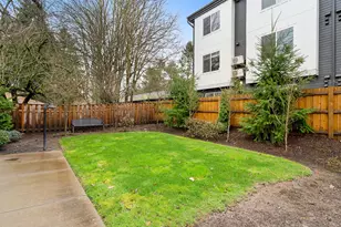 114 NE 109th Ave, Portland, OR 97220 - Photo 31