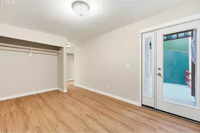 6220 SW Capitol Hwy #8, Portland, OR 97239 - Photo 9