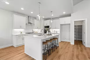 8813 SW Peoria Ln, Tualatin, OR 97062 - Photo 9