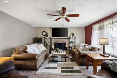 375 Park Ln, Harrisburg, OR 97446 - Photo 5