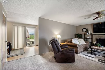 375 Park Ln, Harrisburg, OR 97446 - Photo 9