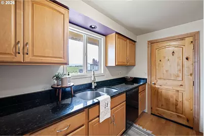 375 Park Ln, Harrisburg, OR 97446 - Photo 13