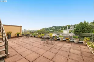 2021 SW Main St, Portland, OR 97205 - Photo 31