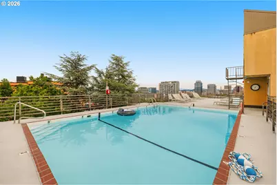 2021 SW Main St #11, Portland, OR 97205 - Photo 29
