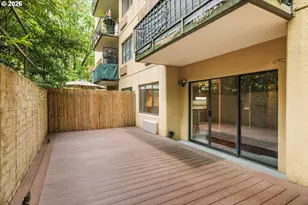 2021 SW Main St, Portland, OR 97205 - Photo 21