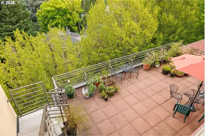 2021 SW Main St #11, Portland, OR 97205 - Photo 33