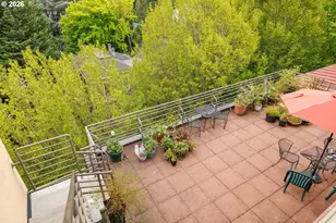2021 SW Main St, Portland, OR 97205 - Photo 33