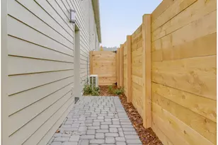 14362 SE Knight St, Portland, OR 97236 - Photo 23