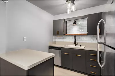 4460 SW Scholls Ferry Rd #8, Portland, OR 97225 - Photo 15