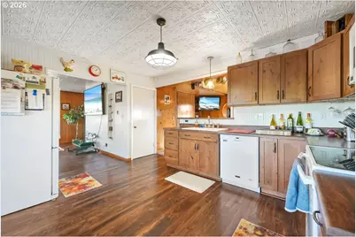 92950 Pitney Ln, Junction City, OR 97448 - Photo 15