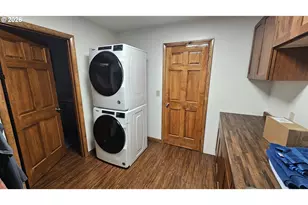 92950 Pitney Ln, Junction City, OR 97448 - Photo 11