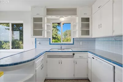 7214 SW 10th Ave, Portland, OR 97219 - Photo 11