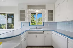 7214 SW 10th Ave, Portland, OR 97219 - Photo 11