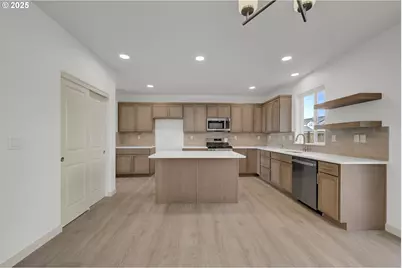 5653 Magnificence Way, Eugene, OR 97402 - Photo 5