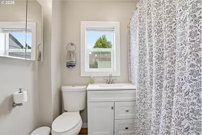 1525 S 2nd St, Lebanon, OR 97355 - Photo 9