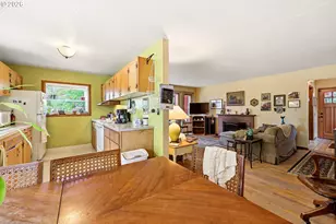 1850 SE 157th Dr, Portland, OR 97233 - Photo 9