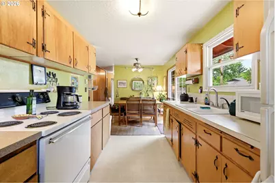 1850 SE 157th Dr, Portland, OR 97233 - Photo 11