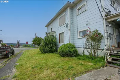 131 Ash St, Myrtle Point, OR 97458 - Photo 21