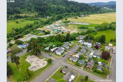 131 Ash St, Myrtle Point, OR 97458 - Photo 15