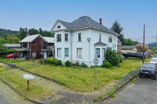 131 Ash St, Myrtle Point, OR 97458 - Photo 1