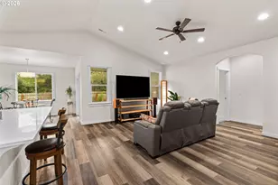 4764 Stonefield Ct, Florence, OR 97439 - Photo 7