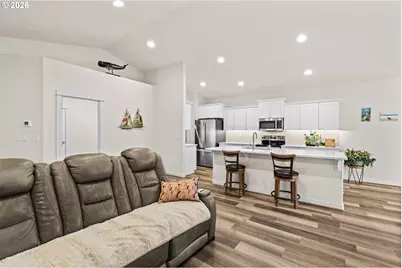 4764 Stonefield Ct, Florence, OR 97439 - Photo 9