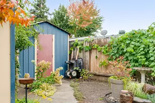 1636 NW Madrona Ct, McMinnville, OR 97128 - Photo 29