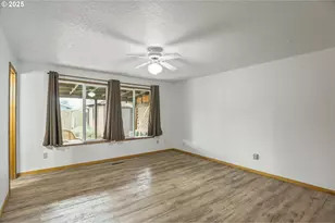 325 SW 12th Ave, Canby, OR 97013 - Photo 21