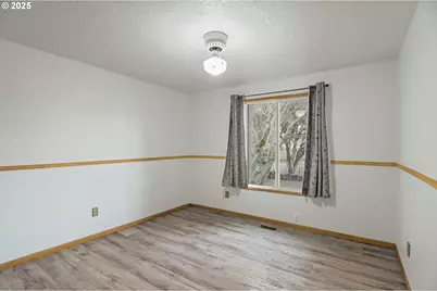 325 SW 12th Ave, Canby, OR 97013 - Photo 19