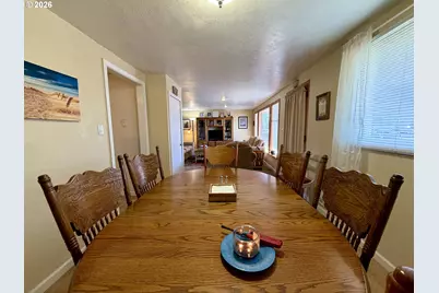 964 Michigan Ave, Coos Bay, OR 97420 - Photo 9
