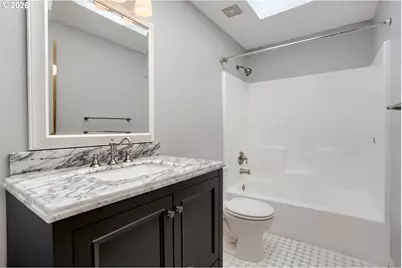 1010 NE 1st Pl, Hillsboro, OR 97124 - Photo 23