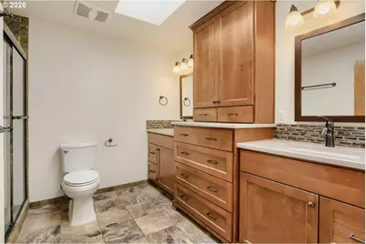 1010 NE 1st Pl, Hillsboro, OR 97124 - Photo 17