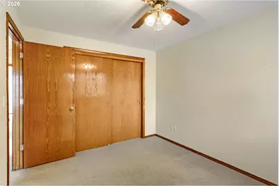 1010 NE 1st Pl, Hillsboro, OR 97124 - Photo 21