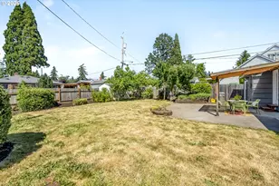 10625 NE Tillamook St, Portland, OR 97220 - Photo 35