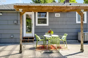 10625 NE Tillamook St, Portland, OR 97220 - Photo 33
