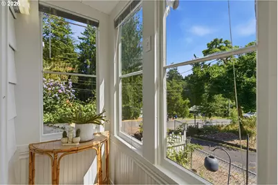 3918 SW Cullen Blvd, Portland, OR 97221 - Photo 17