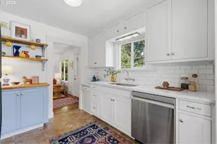3918 SW Cullen Blvd, Portland, OR 97221 - Photo 13