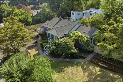 3918 SW Cullen Blvd, Portland, OR 97221 - Photo 3