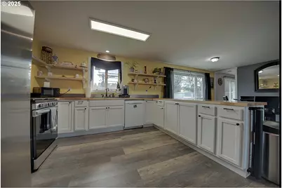 92700 Holly Ln, Astoria, OR 97103 - Photo 29