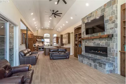 355 Boatwatch Ln, Roseburg, OR 97470 - Photo 5