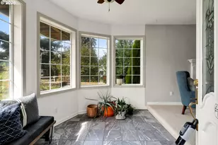 9511 SE Tenino Ct, Portland, OR 97266 - Photo 5