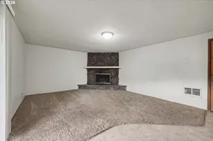 6887 B St, Springfield, OR 97478 - Photo 17