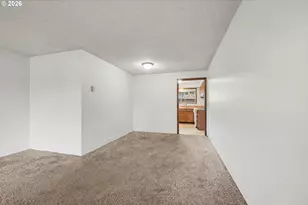 6887 B St, Springfield, OR 97478 - Photo 9