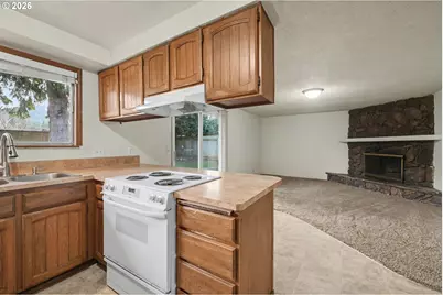 6887 B St, Springfield, OR 97478 - Photo 13