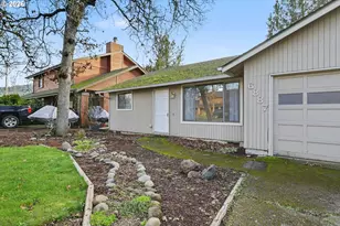 6887 B St, Springfield, OR 97478 - Photo 3